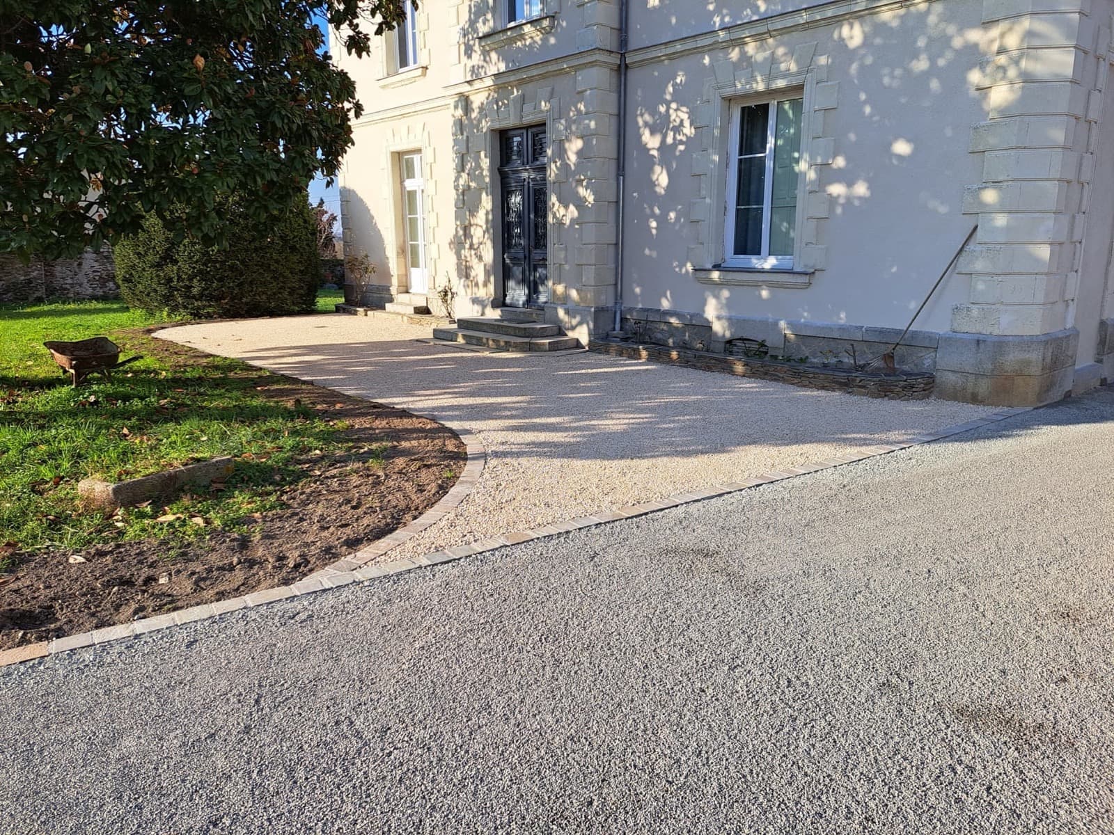 Cours en Emulsion de Bitume Gravillonnée à Mûr-Erigné — réalisation Kreatio