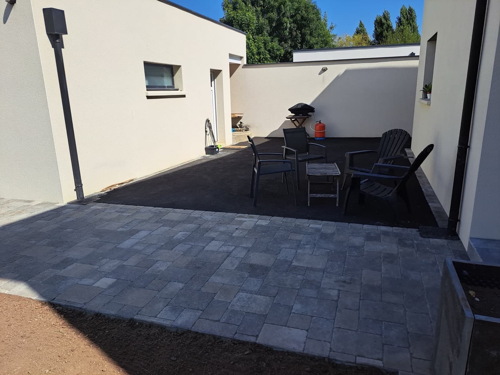 Aménagement en Enrobé et Pavage Béton Multiformat